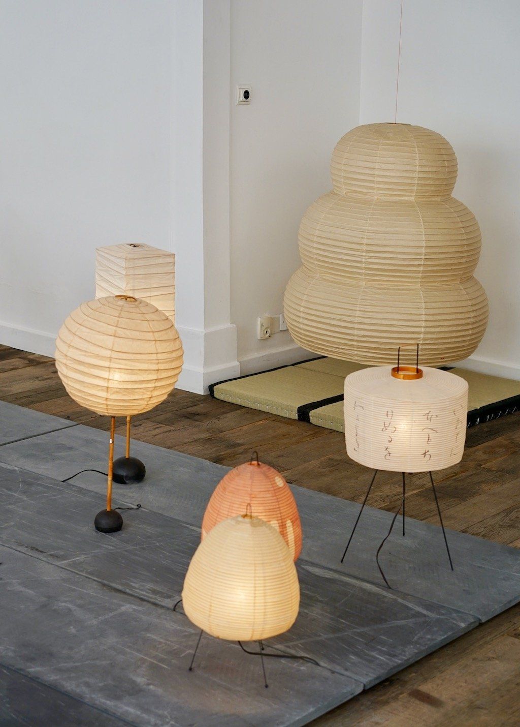 Japanese rice paper lamp for a Japandi, zen decor - Noguchi inspired